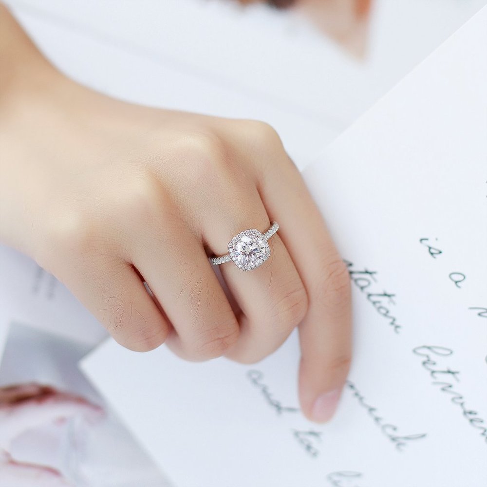 Round Moissanite Diamond Engagement Ring